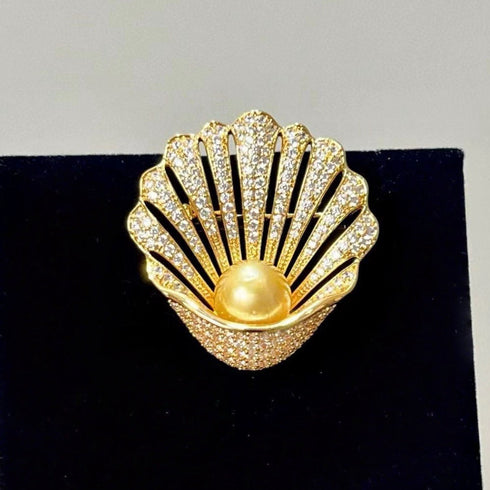 Shell Gold Pearl Brooch